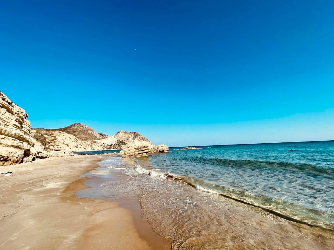 Brauner Sandstrand am Tag — Kos · Griechenland
