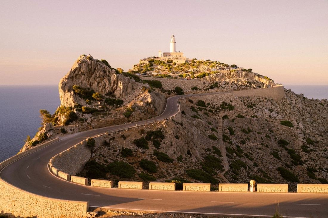 Cap de Formentor im Abendlicht — genau das gebriefte Motiv für r-07 — Mallorca · Spanien